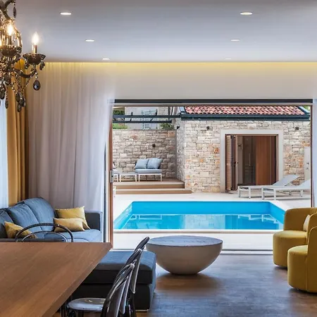 Sleeps 8 With Pool Air Con And Wifi * Prižba